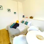 Ideal-poitiers Centre-saint-michel-4pers Apartment *